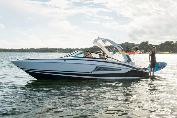 Regal 25 RX Surf - main image