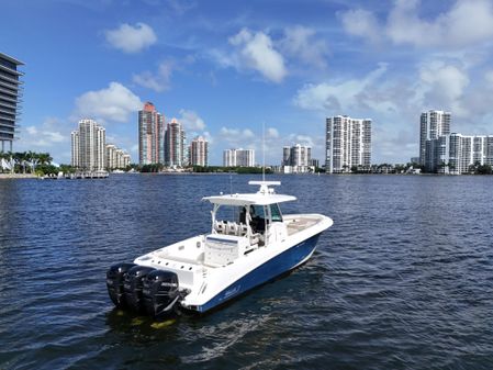 Boston Whaler 350 Outrage image