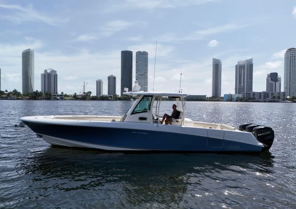 Boston Whaler 350 Outrage image