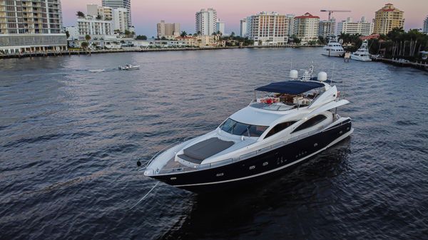 Sunseeker 90 Yacht