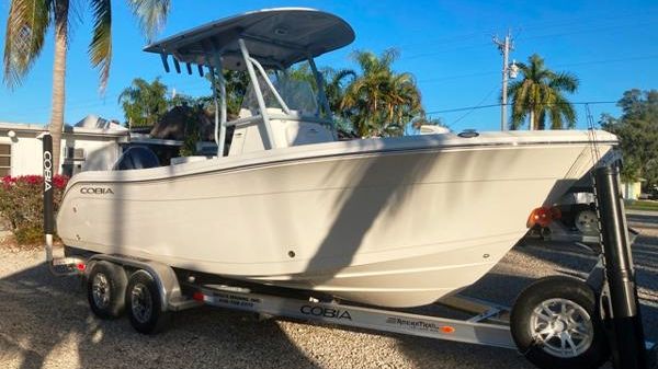 Cobia 220 CC 