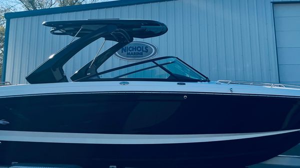 Chaparral 30 Surf