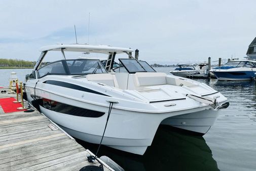 Aquila 32 Sport image