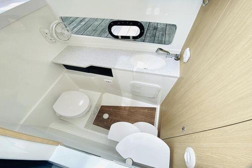 Aquila 32 Sport image