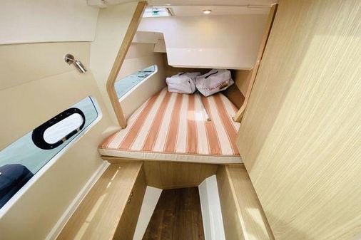 Aquila 32 Sport image