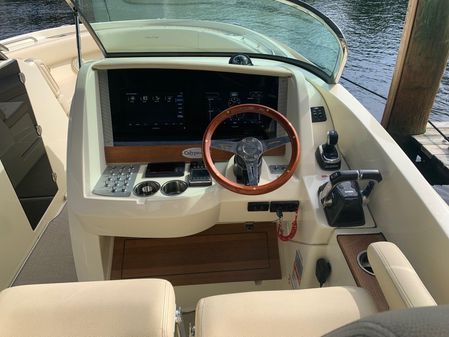 Chris-Craft Calypso 30 image