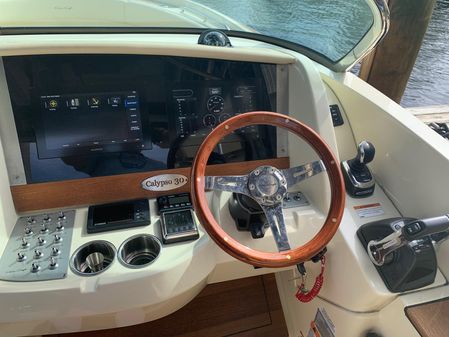 Chris-Craft Calypso 30 image