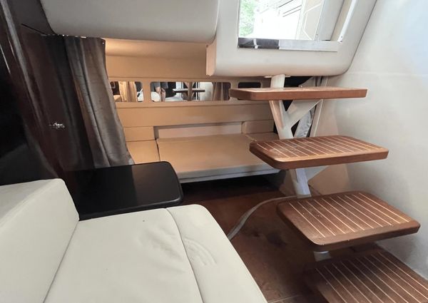 Sea Ray 330 Sundancer image