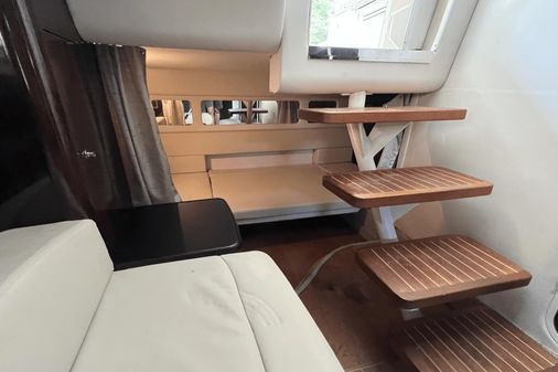 Sea Ray 330 Sundancer image