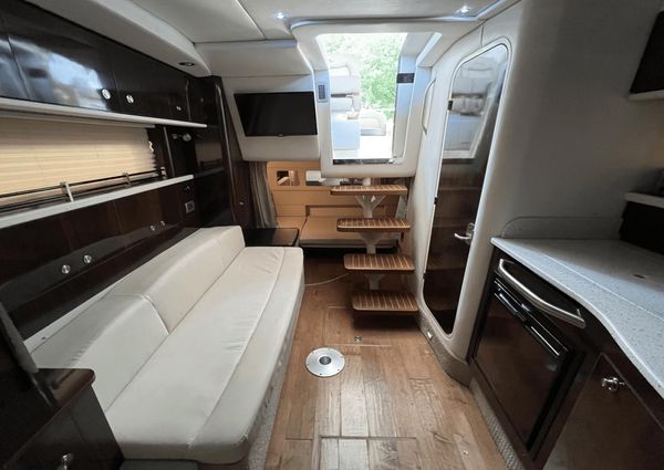 Sea Ray 330 Sundancer image