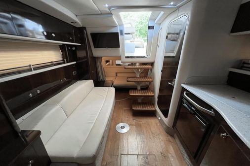 Sea Ray 330 Sundancer image