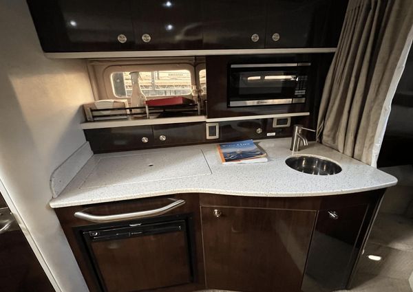 Sea Ray 330 Sundancer image