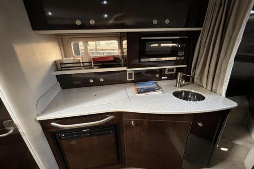 Sea Ray 330 Sundancer image