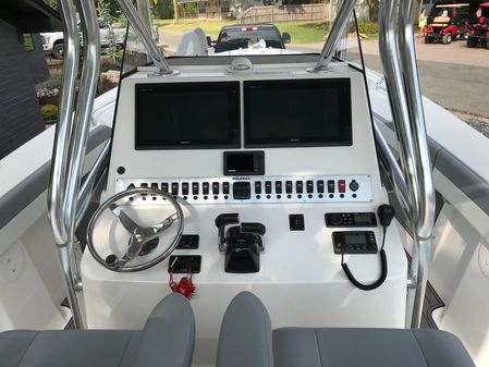 Release 31 CENTER CONSOLE image