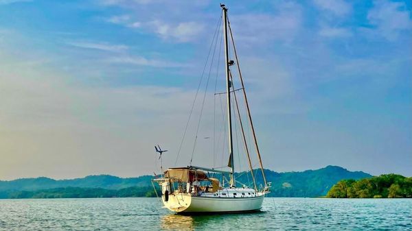 Island Packet 40