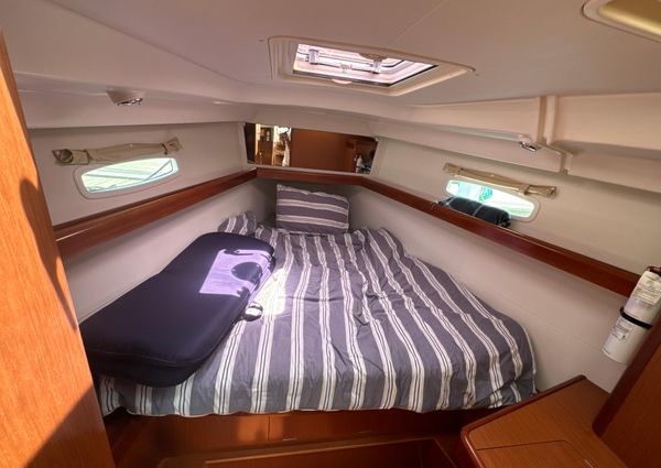 Beneteau 40 image