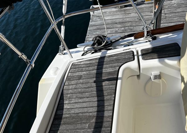 Beneteau 40 image