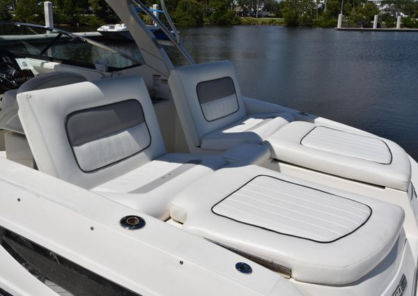 Sea Ray 300 SLX image