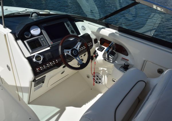 Sea Ray 300 SLX image