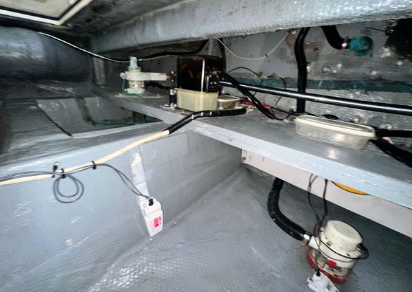 Hatteras Enclosed Bridge Sportfish image