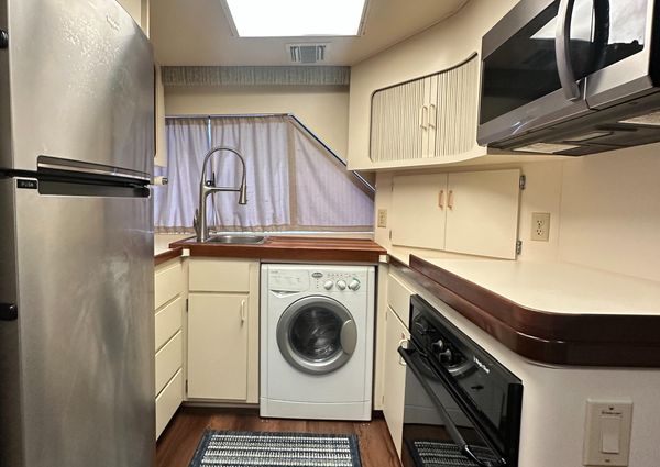 Hatteras Enclosed Bridge Sportfish image