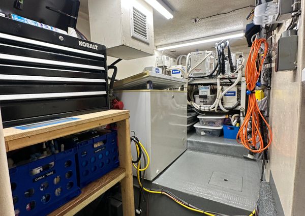 Hatteras Enclosed Bridge Sportfish image