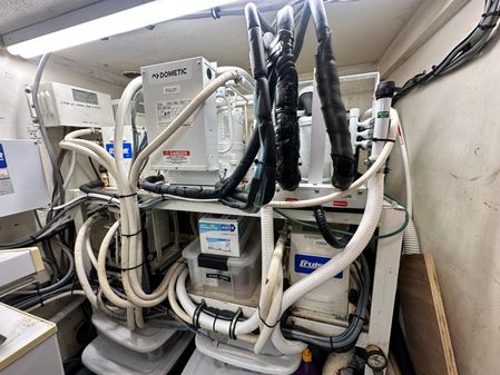 Hatteras Enclosed Bridge Sportfish image