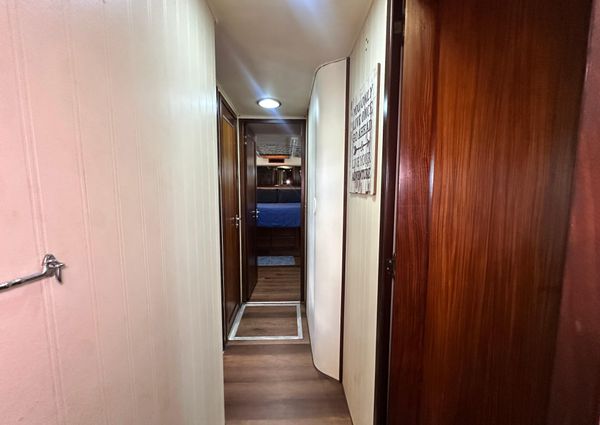 Hatteras Enclosed Bridge Sportfish image