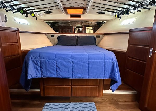 Hatteras Enclosed Bridge Sportfish image