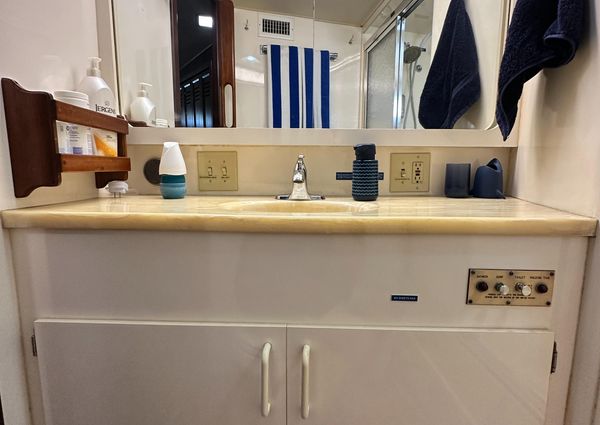 Hatteras Enclosed Bridge Sportfish image