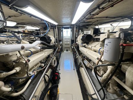 Hatteras Enclosed Bridge Sportfish image
