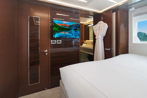 Ocean Alexander 28R image