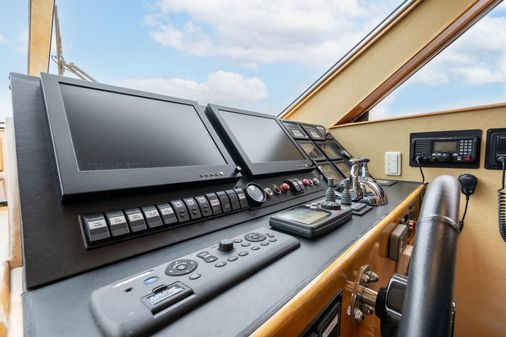 Vitech 68' Vitech Pilothouse image