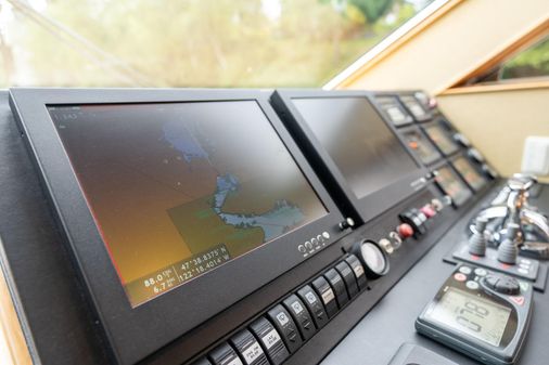 Vitech 68' Vitech Pilothouse image