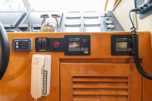 Vitech 68' Vitech Pilothouse image