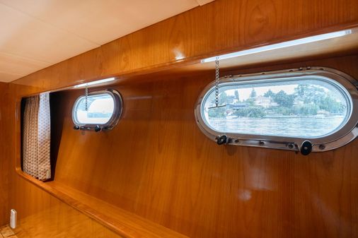 Vitech 68' Vitech Pilothouse image