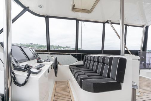 Vitech 68' Vitech Pilothouse image