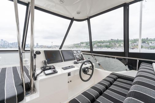 Vitech 68' Vitech Pilothouse image