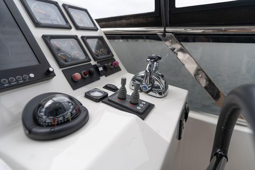 Vitech 68' Vitech Pilothouse image