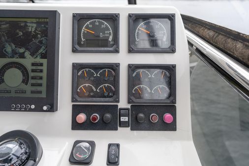 Vitech 68' Vitech Pilothouse image