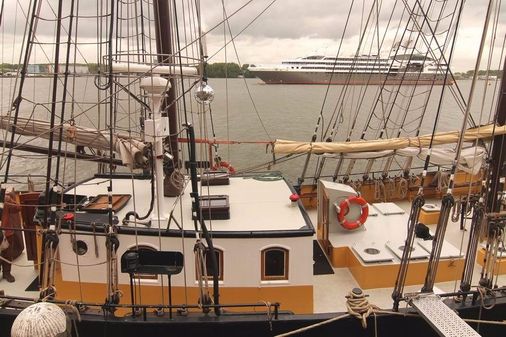 Clipper Schooner image