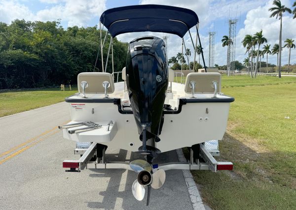 Boston-whaler 170-MONTAUK image