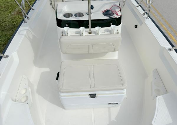 Boston-whaler 170-MONTAUK image