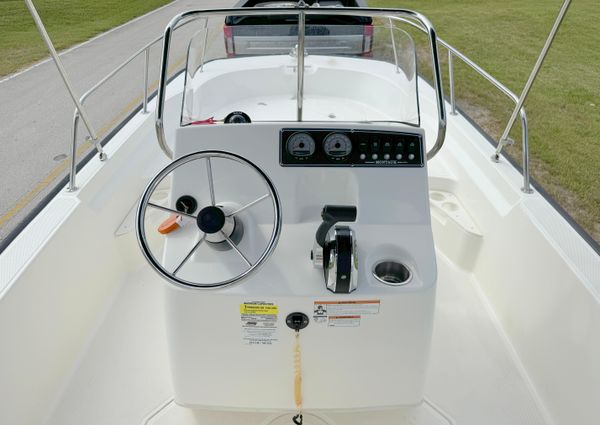 Boston-whaler 170-MONTAUK image