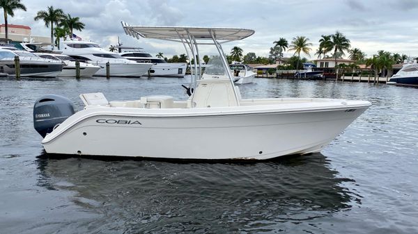Cobia 201 Center Console