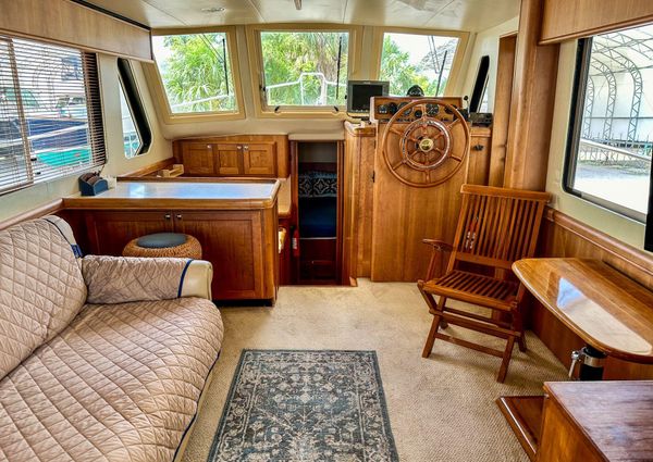 Mainship 34 Trawler image