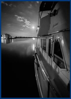 Mainship 34 Trawler image