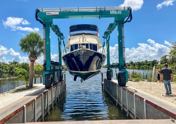 Mainship 34 Trawler image