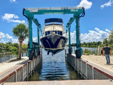 Mainship 34 Trawler image