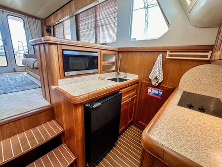 Mainship 34 Trawler image